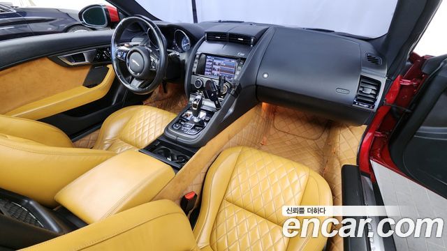 Jaguar F-Type — interior