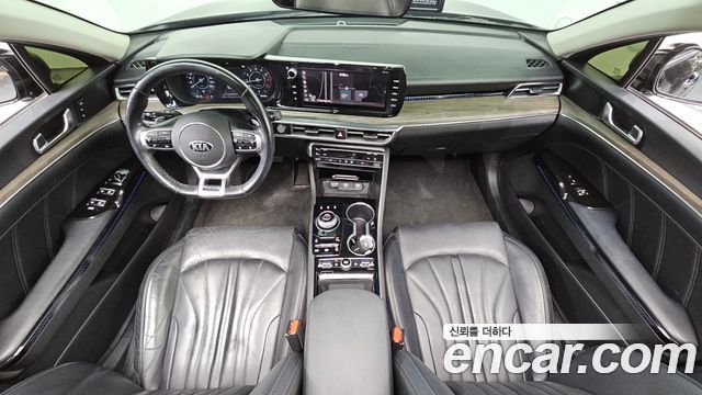 Kia K5 — interior