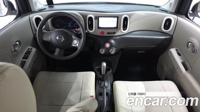 Nissan Cube — interior