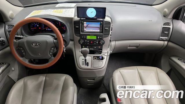 Kia Carnival — interior