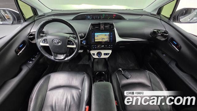 Toyota Prius — interior