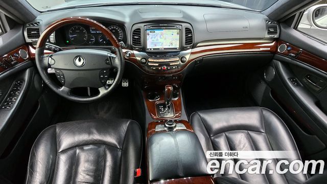 KG Mobility Chairman — interior