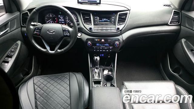Hyundai Tucson — interior