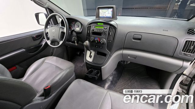 Hyundai Starex — interior
