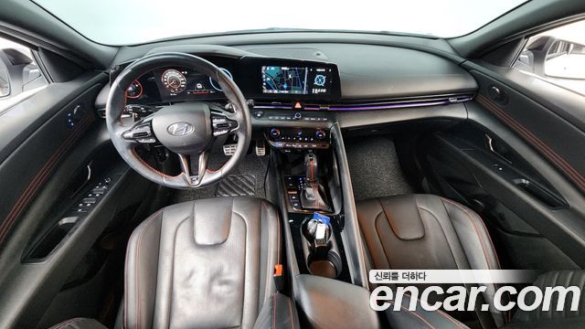 Hyundai Avante — interior