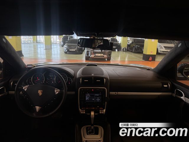 Porsche Cayenne — interior