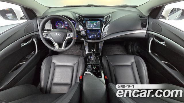 Hyundai i40 — interior