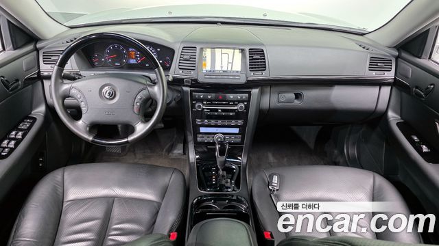 Kia Opirus — interior
