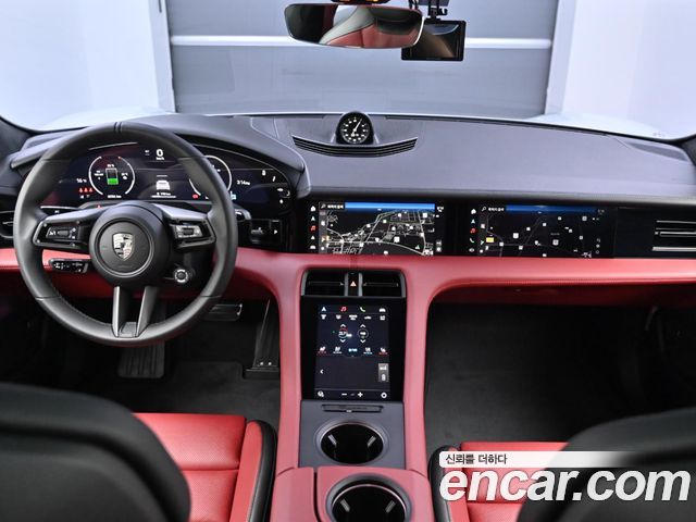 Porsche Taycan — interior