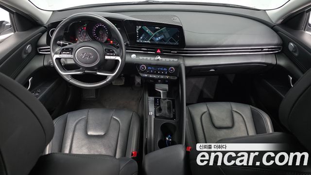 Hyundai Avante — interior