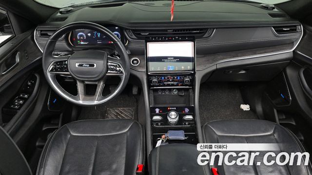 Jeep Cherokee — interior