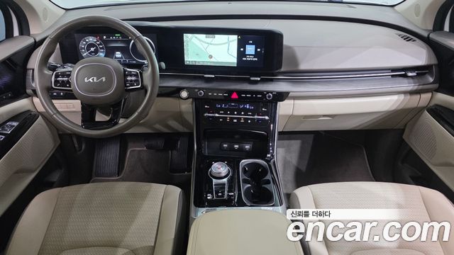 Kia Carnival — interior