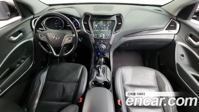 Hyundai Santa Fe — interior