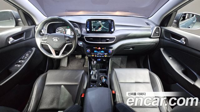 Hyundai Tucson — interior