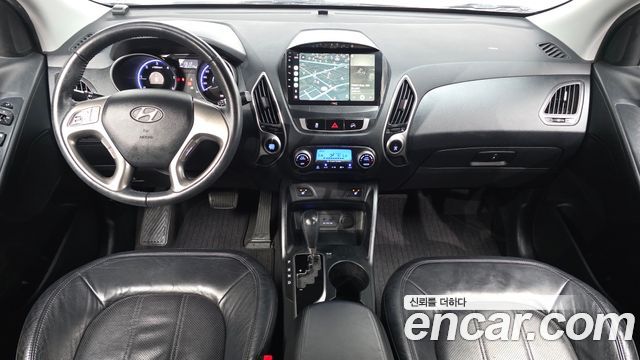 Hyundai Tucson — interior