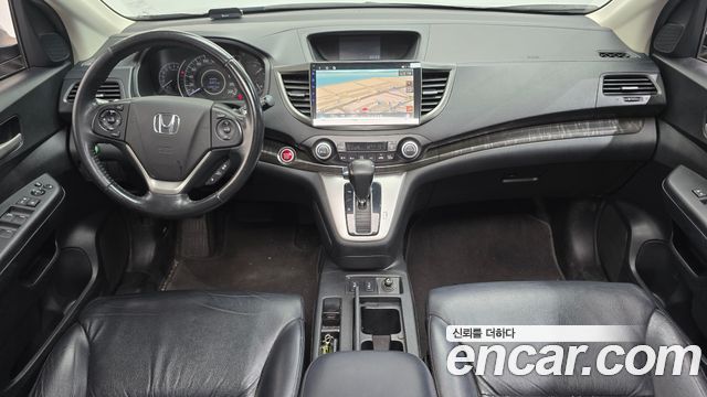 Honda CR-V — interior