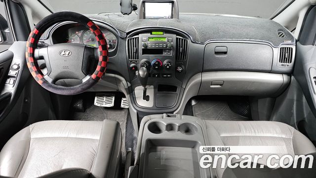 Hyundai Starex — interior