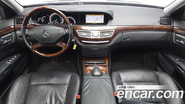 Mercedes-Benz S-Class — interior
