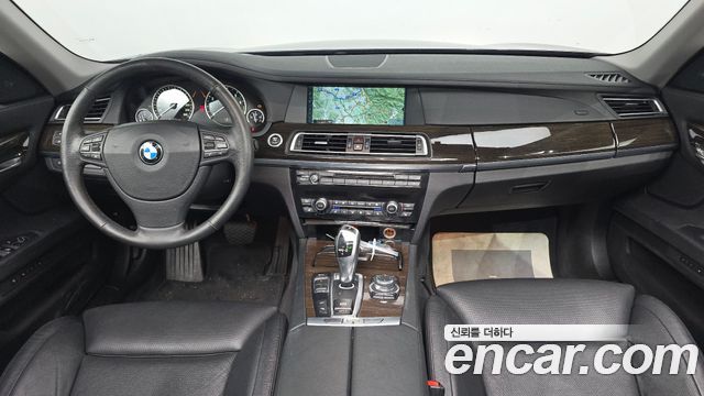 BMW 7 Series — interior