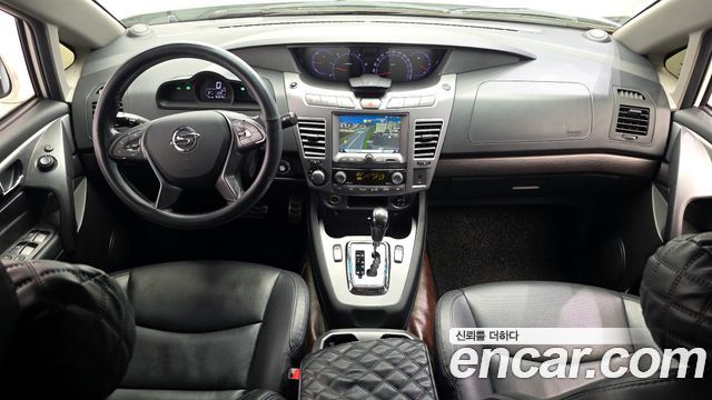 KG Mobility Korando — interior
