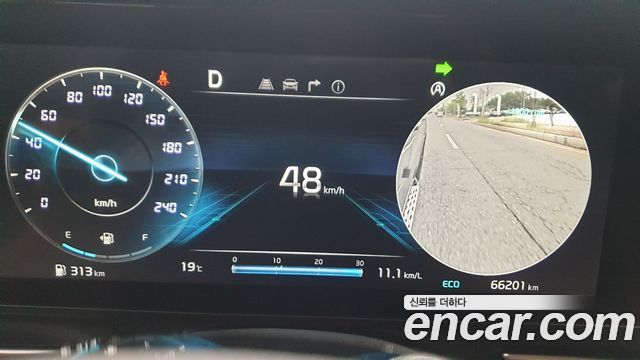 Kia Carnival — interior