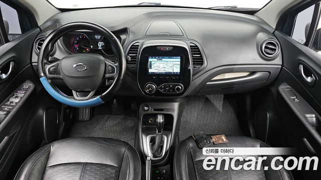 Renault Korea QM3 — interior