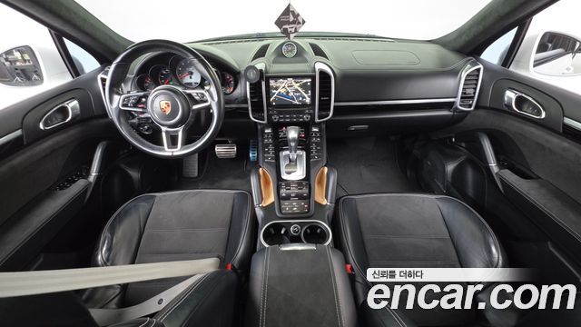 Porsche Cayenne — interior