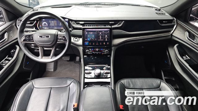 Jeep Cherokee — interior