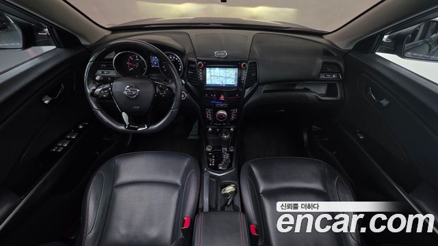KG Mobility Tivoli — interior