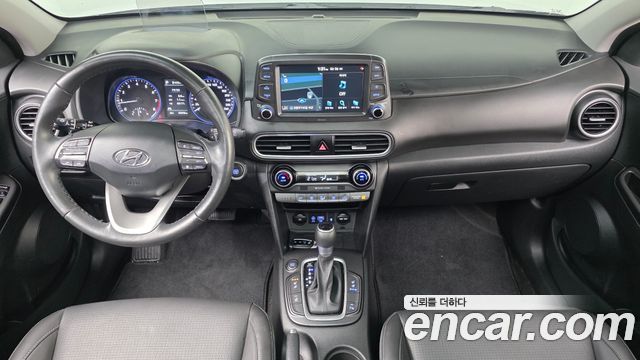 Hyundai Kona — interior