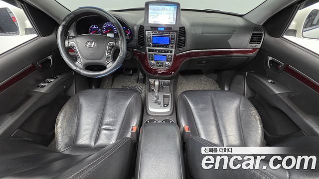 Hyundai Santa Fe — interior