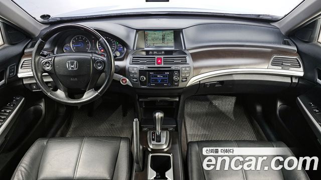 Honda Crosstour — interior