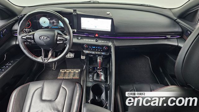 Hyundai Avante — interior