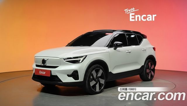 Volvo XC40 — exterior