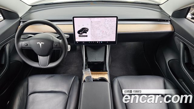 Tesla Model 3 — interior