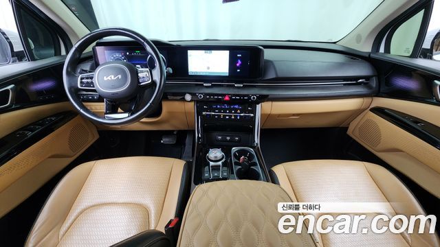 Kia Carnival — interior