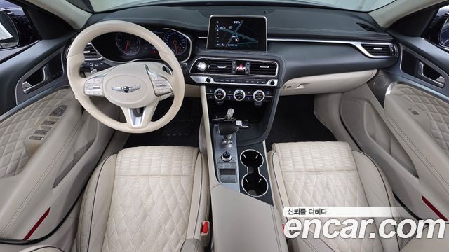 Genesis G70 — interior