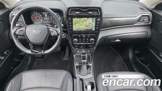 KG Mobility Tivoli — interior