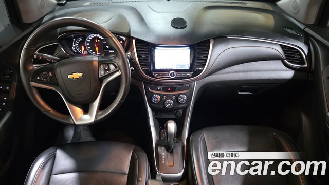 Chevrolet Korea Trax — interior