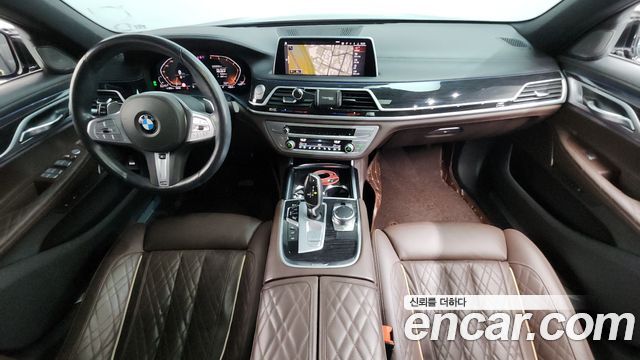 BMW 7 Series — interior