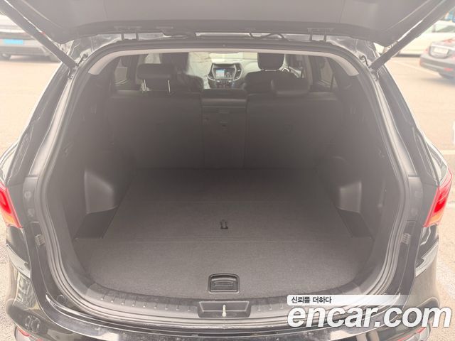 Hyundai Santa Fe — interior