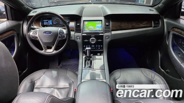 Ford Taurus — interior