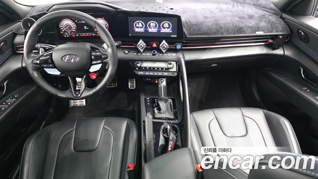 Hyundai Avante — interior