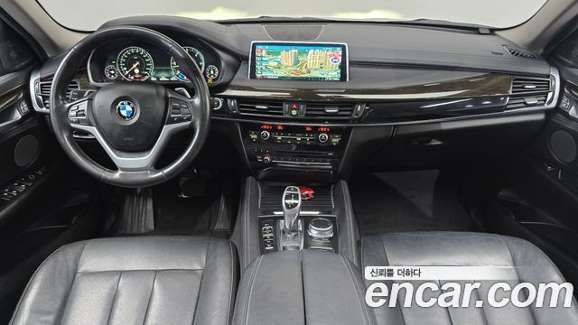 BMW X6 — interior
