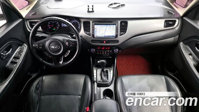 Kia Carens — interior