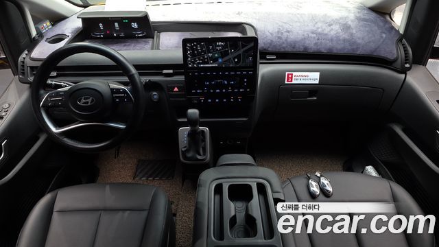 Hyundai Staria — interior