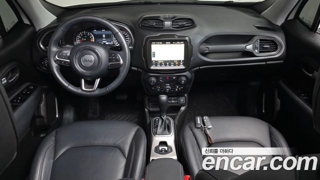 Jeep Renegade — interior