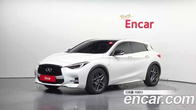 Infiniti Q30 — exterior