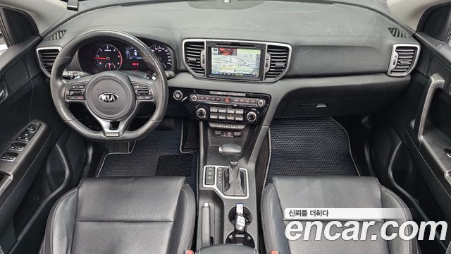 Kia Sportage — interior