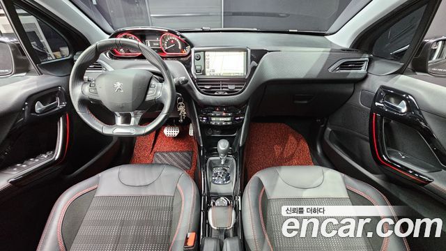 Peugeot 2008 — interior